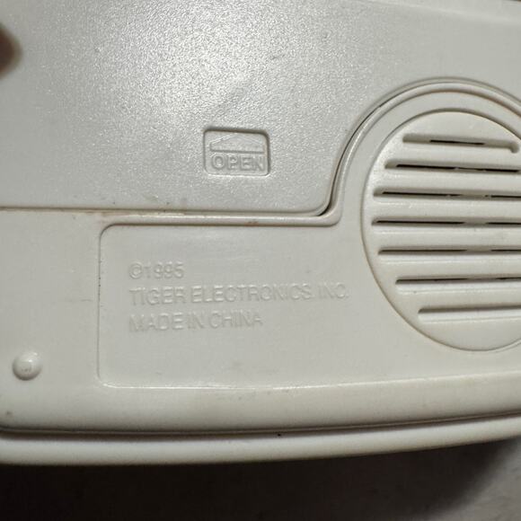 Vintage Tiger 1995 Wheel of Fortune Handheld Game - works great! - Picture 5 of 5